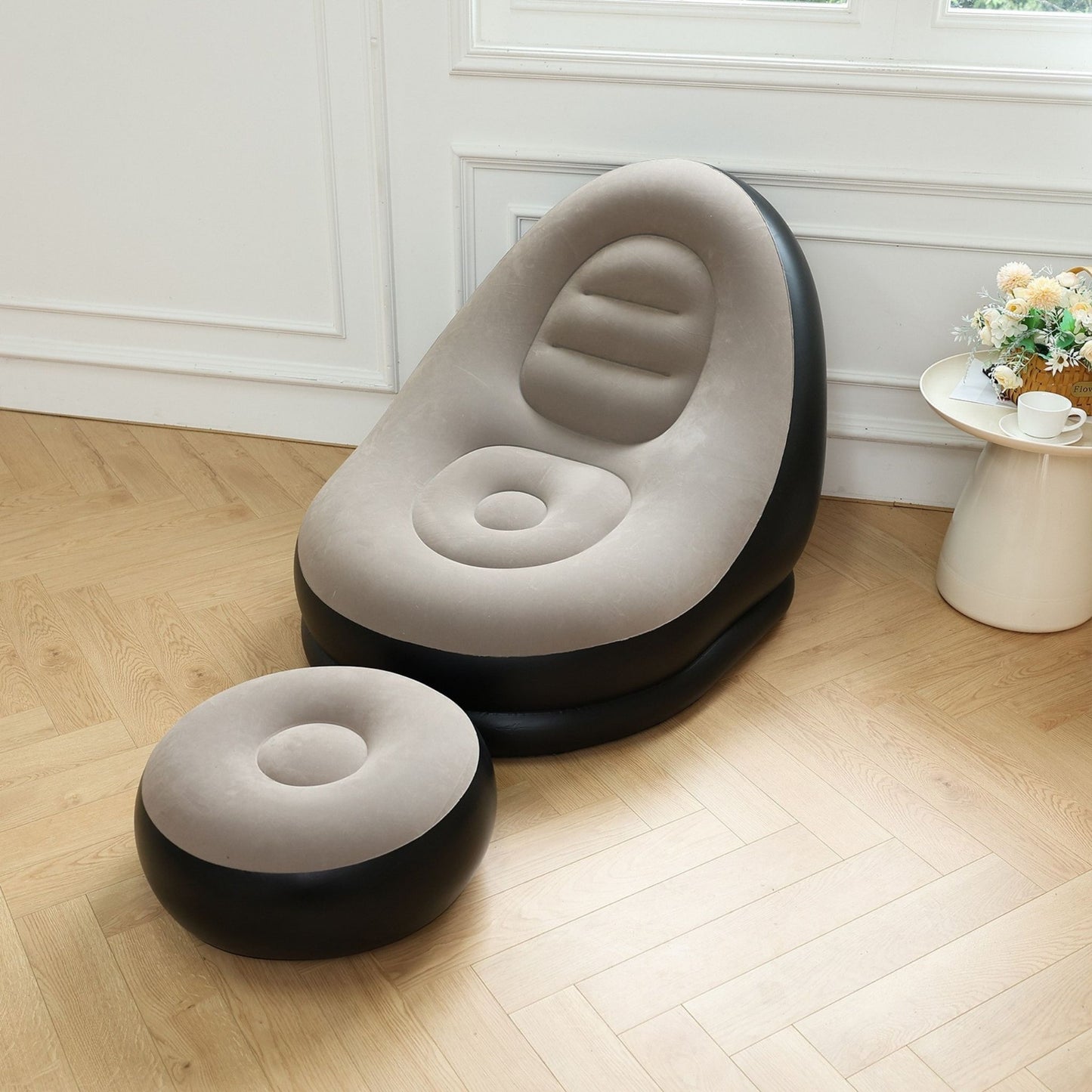 Poltrona gonfiabile con pouf poggiapiedi