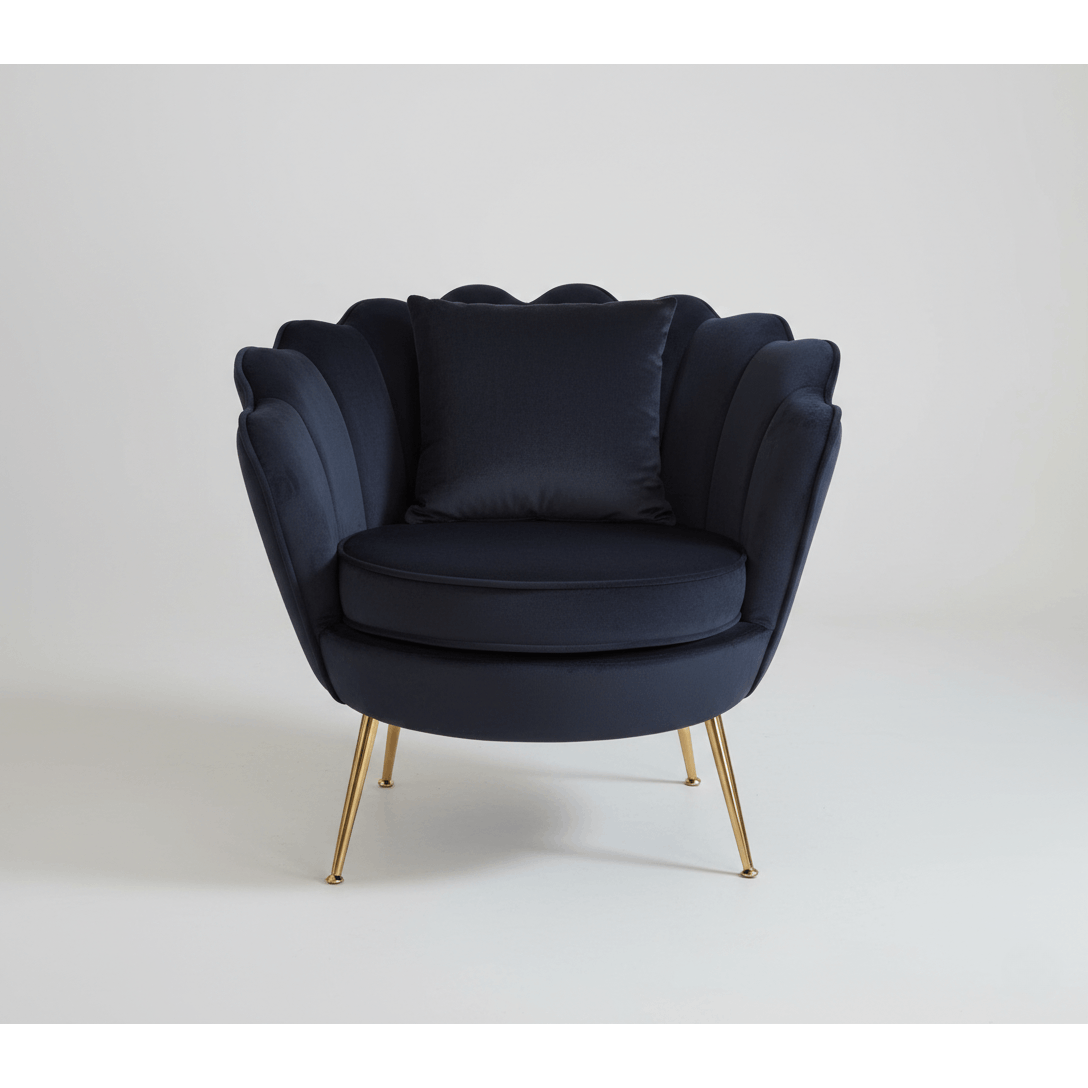 Poltrona Design Conchiglia Velluto Nero + Cuscino. Gambe Metallo Oro. Sedia Imbottita Scalloped Chair per Camera, Angolo Beauty e Salotto. Stile Moderno Vintage. 70x67x75cm
