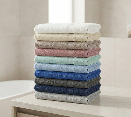 Set 3 Asciugamani Bagno 100% Cotone Spugna. Tris Completo: Telo Doccia 90x140, Viso 50x100, Ospite 40x60. Kit Biancheria Casa Hotel B&B. Spugna Morbida Assorbente, Ipoallergenica. Colori Assortiti.