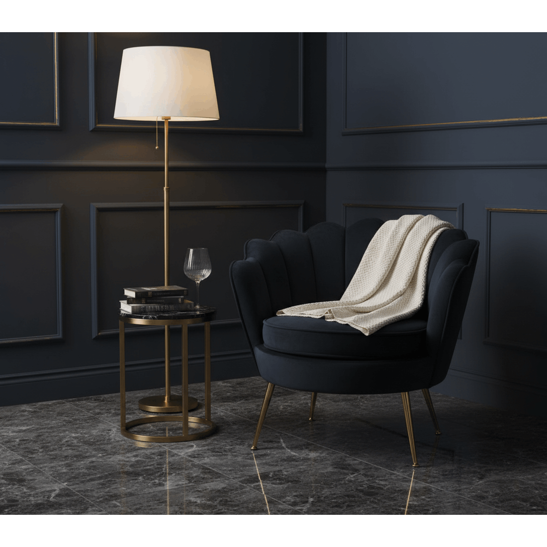 Poltrona Design Conchiglia Velluto Nero + Cuscino. Gambe Metallo Oro. Sedia Imbottita Scalloped Chair per Camera, Angolo Beauty e Salotto. Stile Moderno Vintage. 70x67x75cm