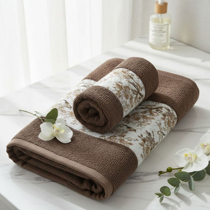 Set 2 Asciugamani in Spugna di Cotone con Balza Fantasia – Viso e Ospite